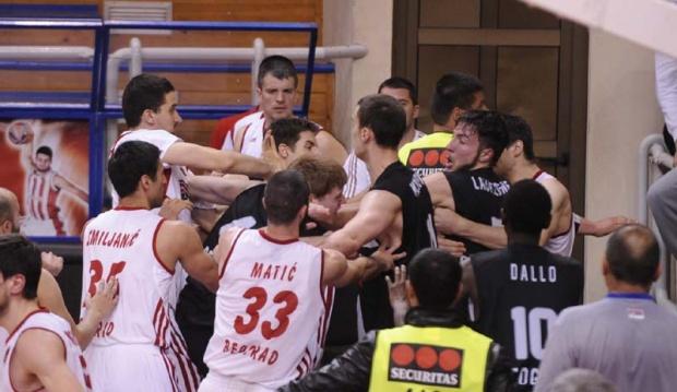 Ξύλο στο παρκέ στο Ραντνίτσκι-Παρτιζάν (video)