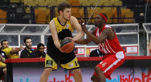 Δύσκολα με Ολυμπιακό ο Βεζένκοφ