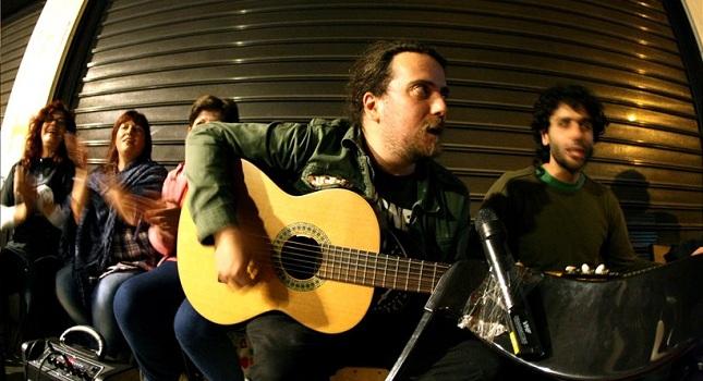 Στο πλευρό των καθαριστριών ο Στάθης Δρογώσης