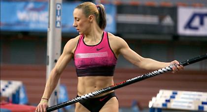 Βλέπει… ρεκόρ η Νικόλ