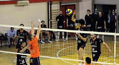 Ξανά στα «σαλόνια»