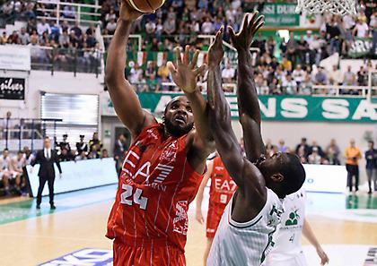 Πέρασε κι από τη Σιένα η Αρμάνι, βγήκαν τα ζευγάρια