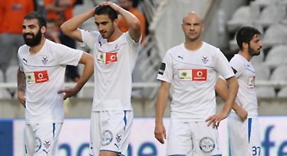 «Βγάλτε τις φανέλες και φύγετε από ‘δω»