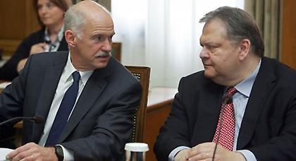 Συνέχεια στην κόντρα Παπανδρέου-Βενιζέλου για το δημοψήφισμα