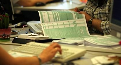 «Αγριεύει» η εφορία: Έρχεται αυτόματη κατάσχεση καταθέσεων για οφειλέτες