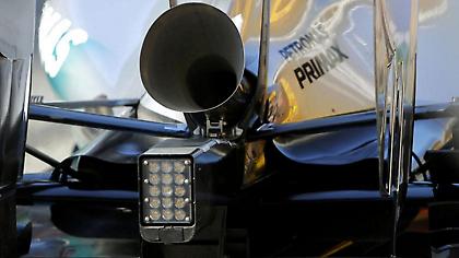 Προσπαθεί να αυξήσει το… θόρυβο η Mercedes