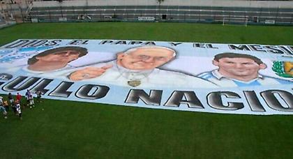 Ο Ντιέγκο, ο Πάπας και ο Μέσι (pic)