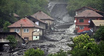 Καταστροφικές πλημμύρες με νεκρούς σε Σερβία - Βοσνία
