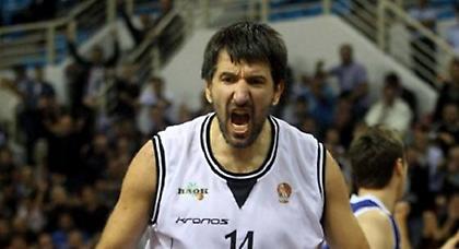 Λύση με Ντρόμπνιακ και ανάσες στον ΠΑΟΚ