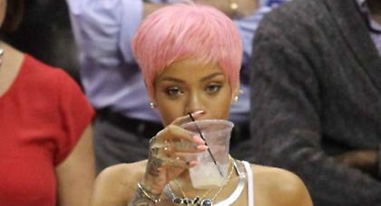 Ποιος Τζακ Νίκολσον; Η Ριάνα! (pics)