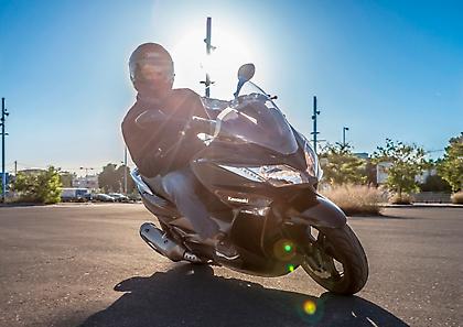 Kawasaki J300: Πιο …Kawasaki δεν γίνεται!