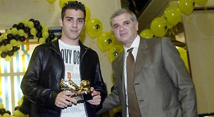 Έτοιμοι να δώσουν τα χέρια