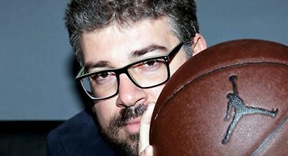 Γιατί να βγάζουμε μόνοι μας τα μάτια μας;