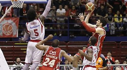 Άνετο 2-0 για Μιλάνο και Σάσαρι