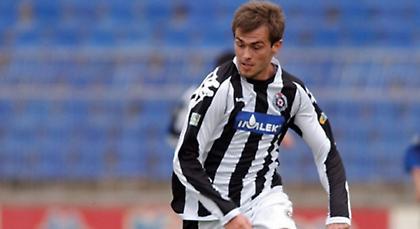 Λάζοβιτς και στο βάθος… Μουγκόσα