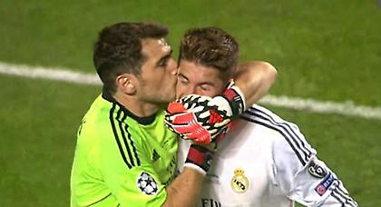 Το φιλί του… Κασίγιας! (pics)