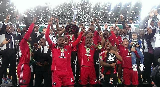 Πόζαραν γυμνοί με το Κύπελλο και τώρα απολογούνται