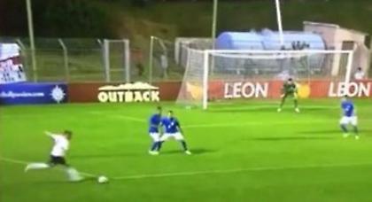 Σουτ που βγάζει… φλας! (video)