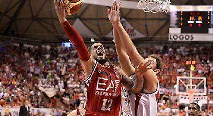 Πρόκριση με άγχος για Αρμάνι