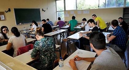 Δοκίμιο του Ι.Μ. Παναγιωτόπουλου για τον ανθρωπισμό το θέμα της Έκθεσης