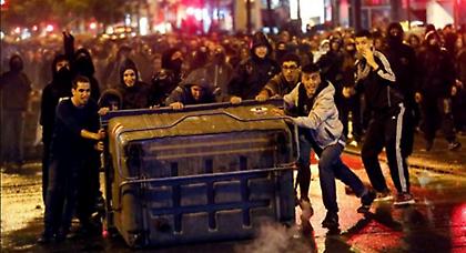 Τρίτη ημέρα συγκρούσεων στη Βαρκελώνη