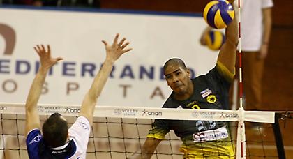 Θα καρφώνει ξανά με την ΑΕΚ