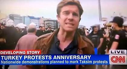 Συνελήφθη δημοσιογράφος του CNN στον... αέρα!