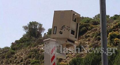 Κρήτη: Με... μπαλωθιές «υποδέχτηκαν» τις κάμερες ορίων ταχύτητας!
