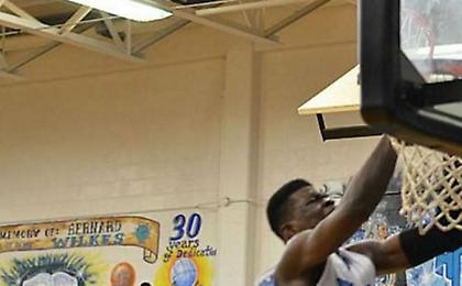 O 15χρονος Νιγηριανός που «τρελαίνει» κόσμο