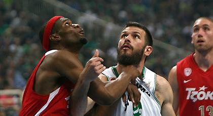 Φώτσης: «Δεν μπορούσαμε να τους αφήσουμε να γιορτάσουν»