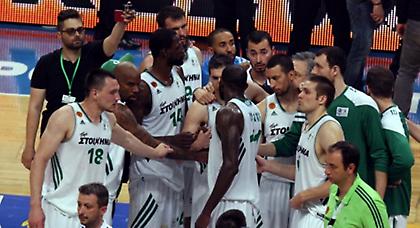 Όλοι, συν τους Δημήτρη και Θανάση…