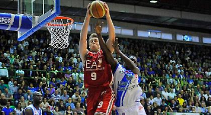 Ανέκτησε το πλεονέκτημα η Αρμάνι