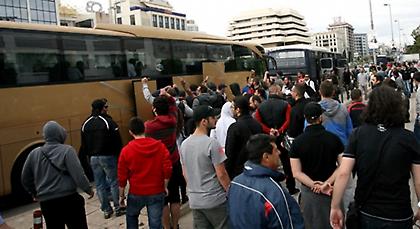 Με βαν της Αστυνομίας στο ΟΑΚΑ ο Ολυμπιακός (Web TV)