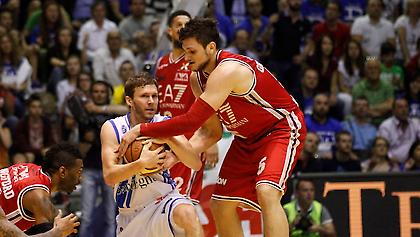 Αγκαλιά με τους τελικούς η Αρμάνι