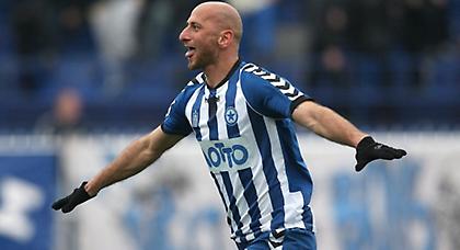 Περιμένει άμεσα απαντήσεις