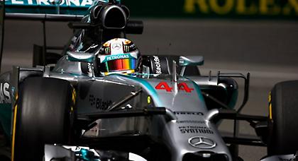 Χάμιλτον και με διαφορά