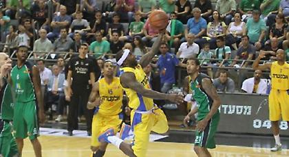 «Προίκα» για τριπλ-κράουν από Μακάμπι