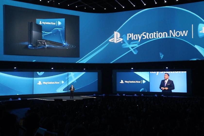 Λευκό PS4 τον Σεπτέμβριο