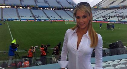 Η μουντιαλική ρεπόρτερ που ανάβει φωτιές (pics)