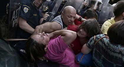 Ο Δαβίδ (καθαρίστριες) κόντρα στο Γολιάθ (ΜΑΤ)