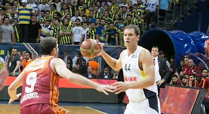 Νίκη τίτλου με «Ζοτς»… θεατή