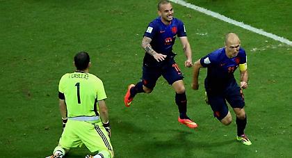 Έκαναν… τσόντα το Ισπανία-Ολλανδία! (pic)