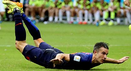 Όλοι… πετούν με τον Φαν Πέρσι (pics)