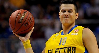 Ανανέωσε με Μακάμπι ο Πνίνι