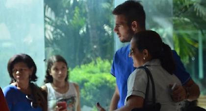 Κορίτσια, οι Έλληνες!