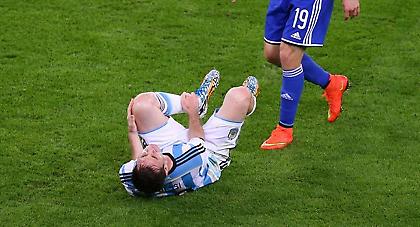 «Η μπάλα να περάσει, ο Μέσι όχι…» (pic)