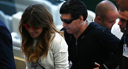 Έφυγε πριν το γκολ ο Μαραντόνα!