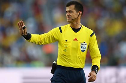 Ο διαιτητής στο Ελλάδα-Ακτή Ελεφαντοστού