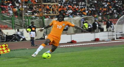 Ζερβίνιο και Γιάγια Τούρε βασανίζουν τον Σάντος