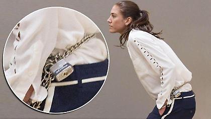 Πήγε με χειροπέδες, έφυγε… ελεύθερη η Χόουπ Σόλο